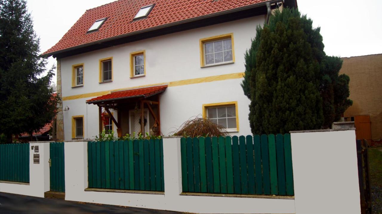 Gaestewohnung Am Thuemmlitzwald Гримма Экстерьер фото